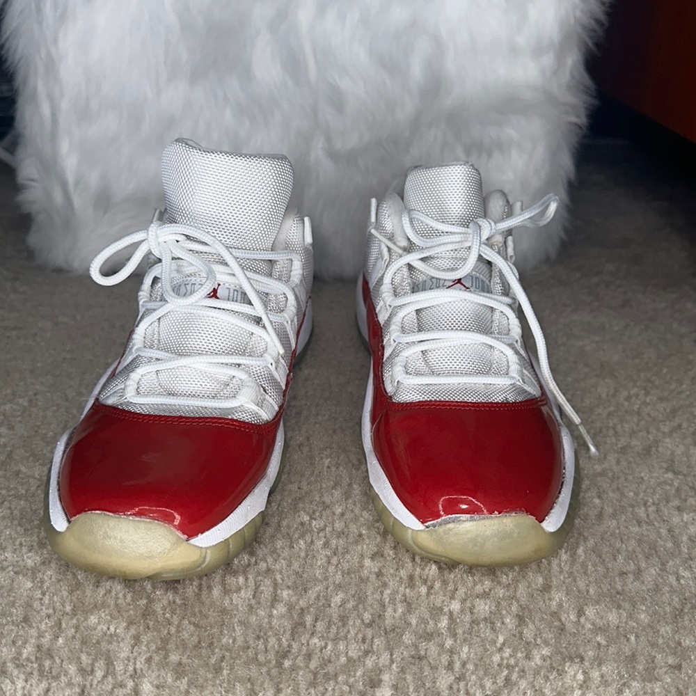 Jordan 11 Retro Low Cherry (2016) - Picture 1 of 6